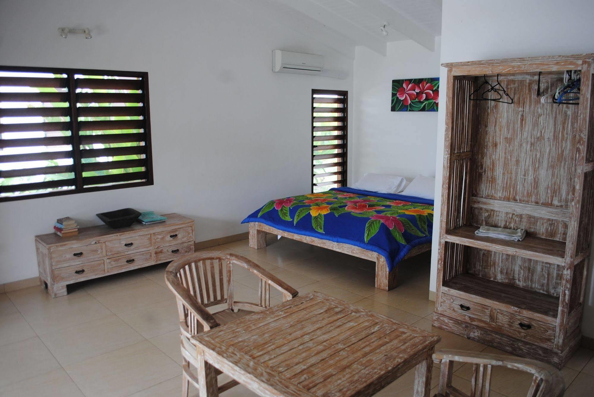 Angelfish Cove Villas พอร์ตวิลา ภายนอก รูปภาพ